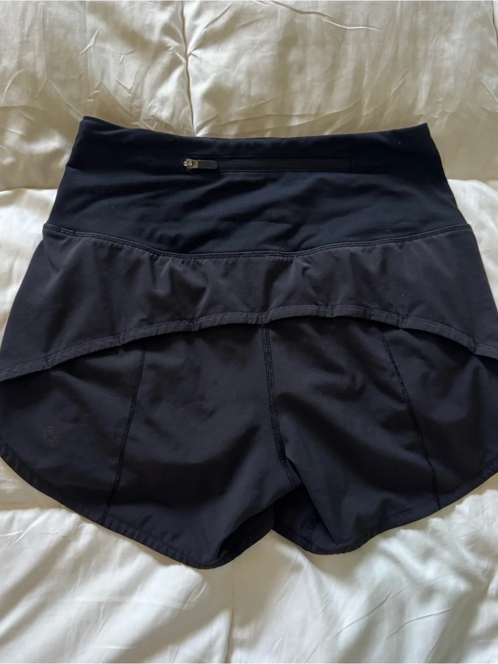 Lululemon Black Running Shorts Size 0 - Built-In Liner - Back Zip Pocket - Picture 2 of 7
